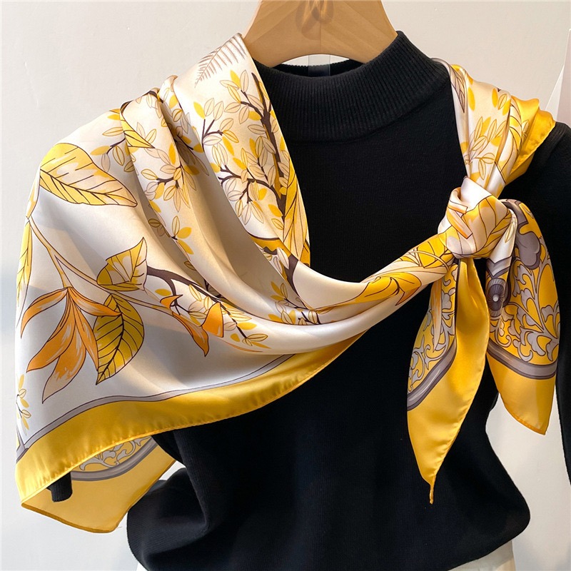 Women'S Yellow Accessories - Foulard en soie jaune pour femmes,